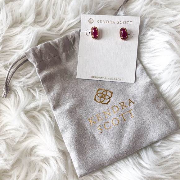 SOLD Kendra Scott Emery Earrings - Picture 1 of 1